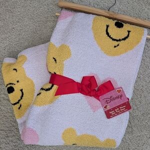 Disney Winnie the Pooh Super Soft Cozy Knit Valentine's Day Throw Blanket 🩷